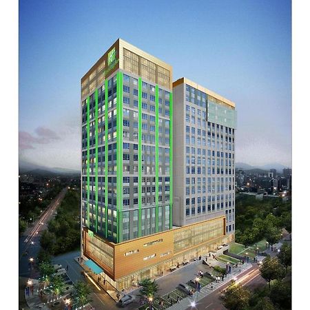 Holiday Inn Ulaanbaatar By Ihg Εξωτερικό φωτογραφία